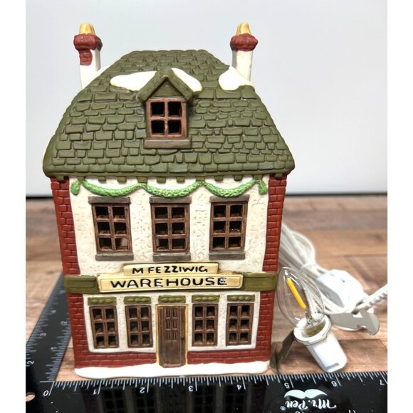 Dept 56 6500-5 Dickens Fezziwigs Warehouse Heritage Village - Picture 3 of 7